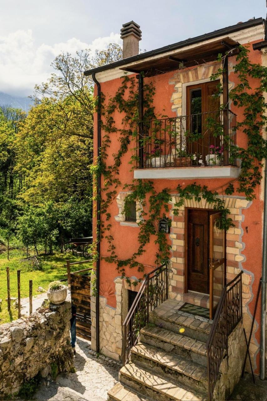 La Casa Del Vico Villa Sant'Eufemia a Maiella Luaran gambar